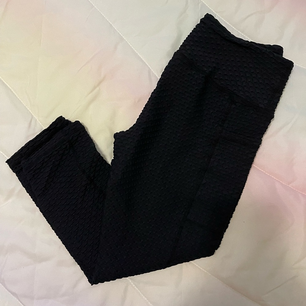 EUC CVG Athlete Armor Black Capris - Small
